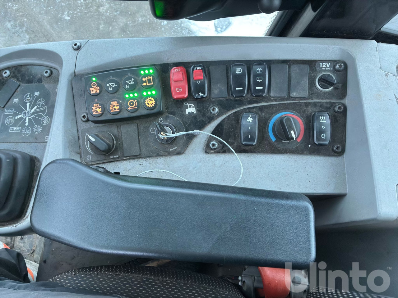 Chargeuse sur pneus CAT 908M: photos 50 Chargeuse sur pneus CAT 908M: photos 50