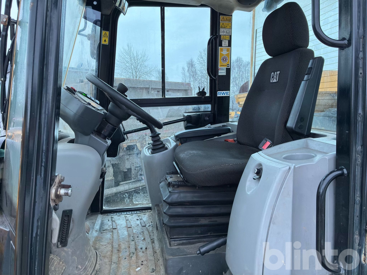 Chargeuse sur pneus CAT 908M: photos 43 Chargeuse sur pneus CAT 908M: photos 43