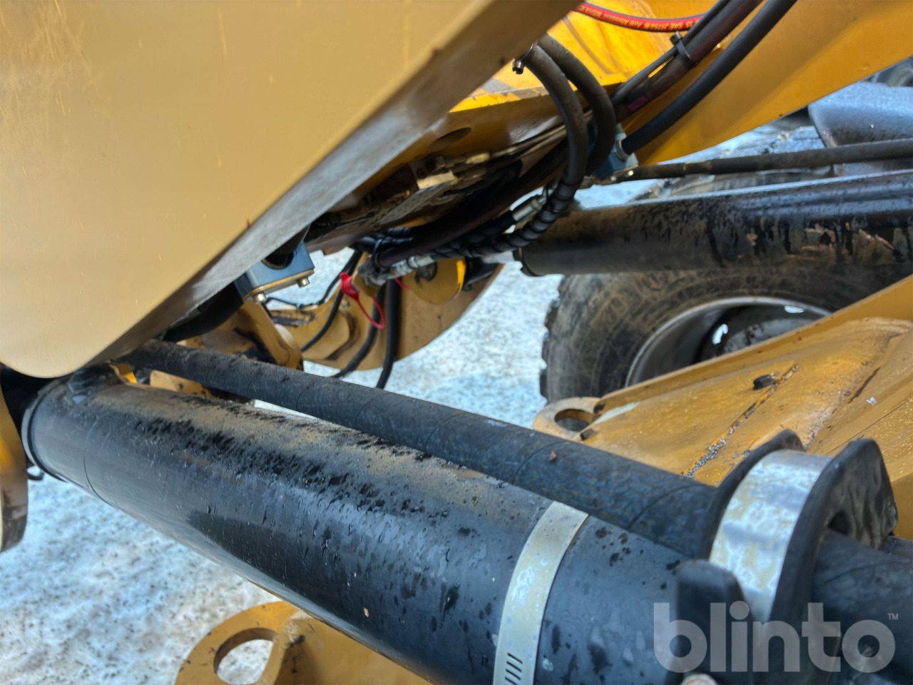 Chargeuse sur pneus CAT 908M: photos 13 Chargeuse sur pneus CAT 908M: photos 13