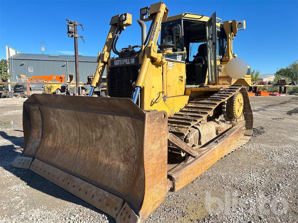 Caterpillar D6R XL Series II - Bulldozer: photos 1 Caterpillar D6R XL Series II - Bulldozer: photos 1