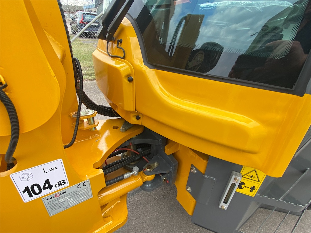 Chargeuse sur pneus Everun ER412 PRO: photos 20 Chargeuse sur pneus Everun ER412 PRO: photos 20