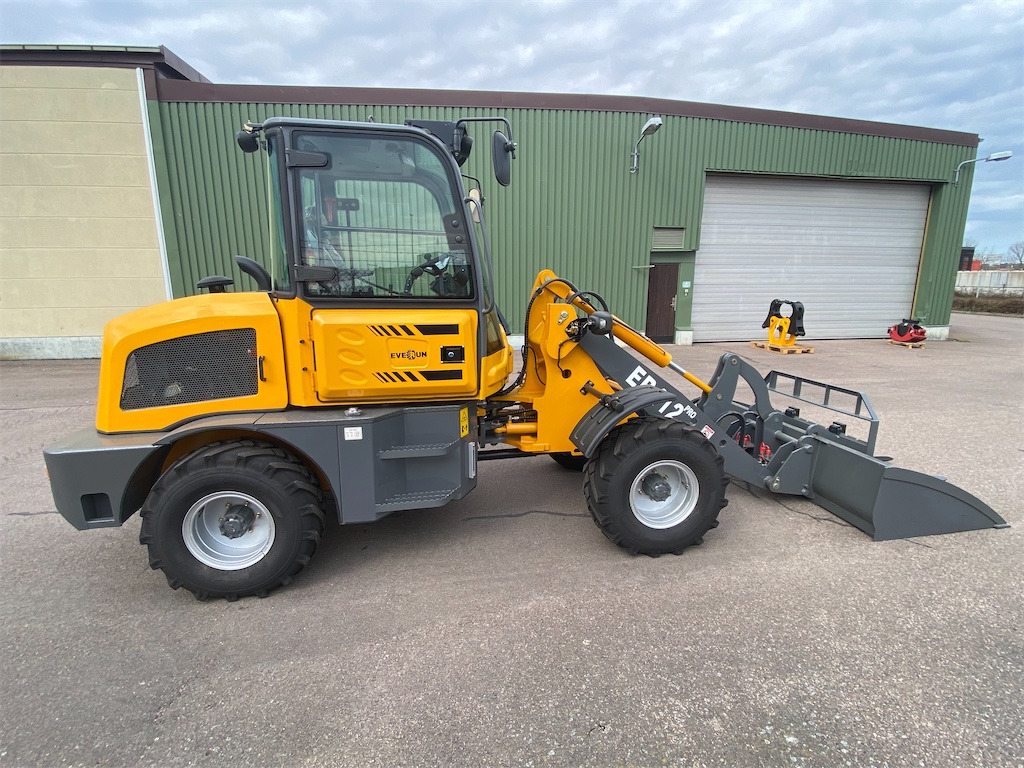 Chargeuse sur pneus Everun ER412 PRO: photos 6 Chargeuse sur pneus Everun ER412 PRO: photos 6