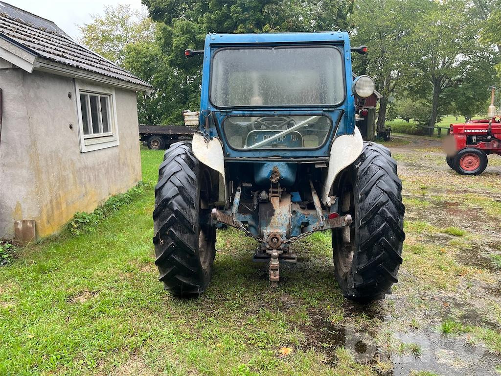 Tracteur agricole FORD 3000: photos 6