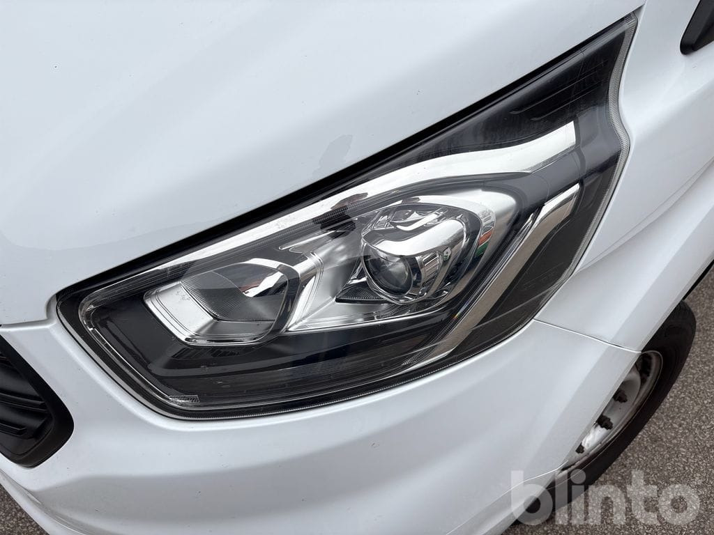 Fourgon utilitaire FORD Transit Custom: photos 9