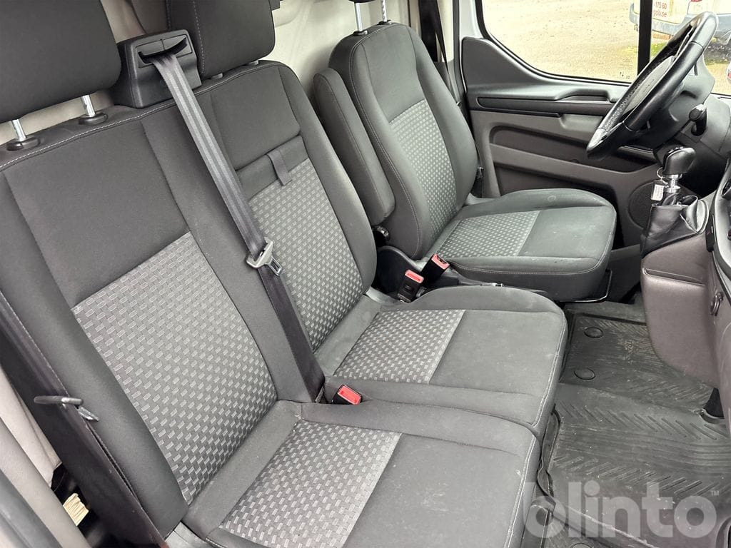 Fourgon utilitaire FORD Transit Custom: photos 31