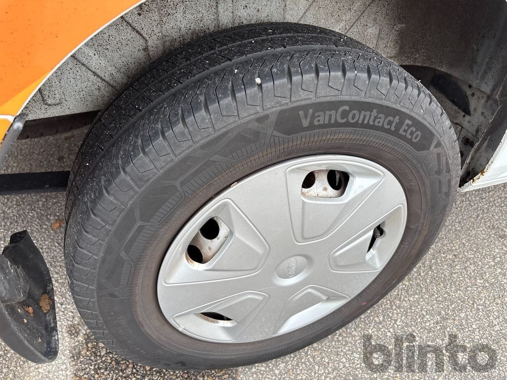 Fourgon utilitaire FORD Transit Custom: photos 18