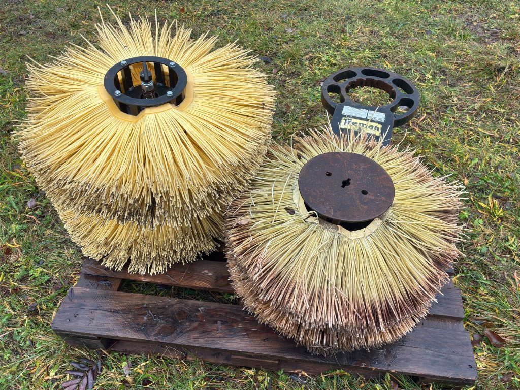 Greppo 515 - Brosse: photos 2 Greppo 515 - Brosse: photos 2