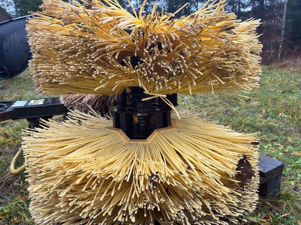 Greppo 515 - Brosse: photos 4 Greppo 515 - Brosse: photos 4