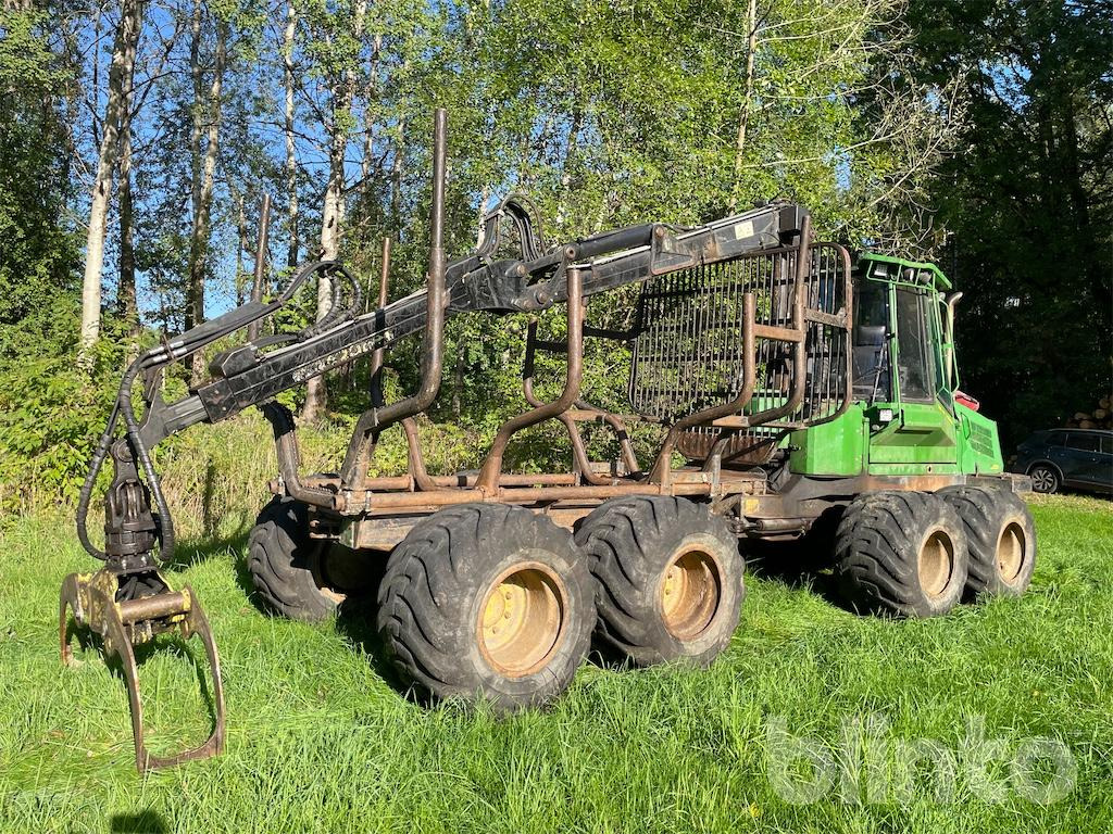 Harvester John Deere 810D (2006) - Porteur: photos 1 Harvester John Deere 810D (2006) - Porteur: photos 1