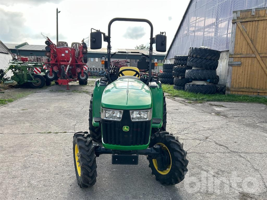 Tracteur agricole John Deere 3038E (Neufahrzeug, Bj. 2025): photos 48
