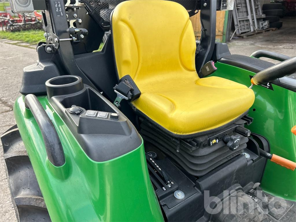 Tracteur agricole John Deere 3038E (Neufahrzeug, Bj. 2025): photos 18