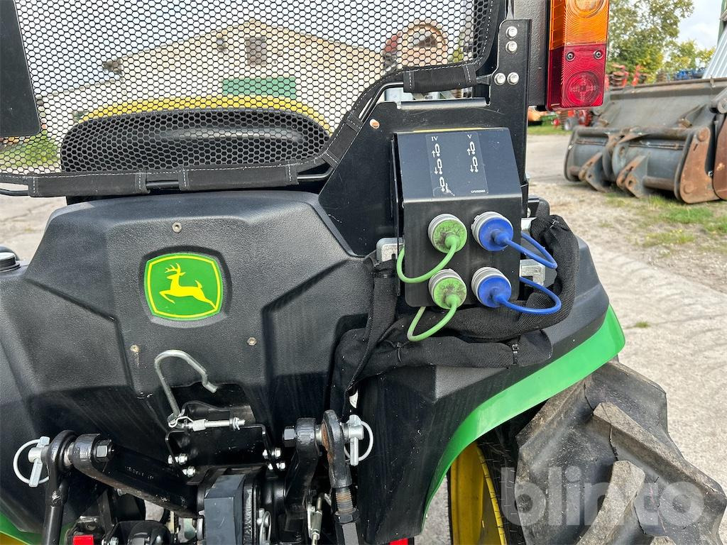 Tracteur agricole John Deere 3038E (Neufahrzeug, Bj. 2025): photos 29