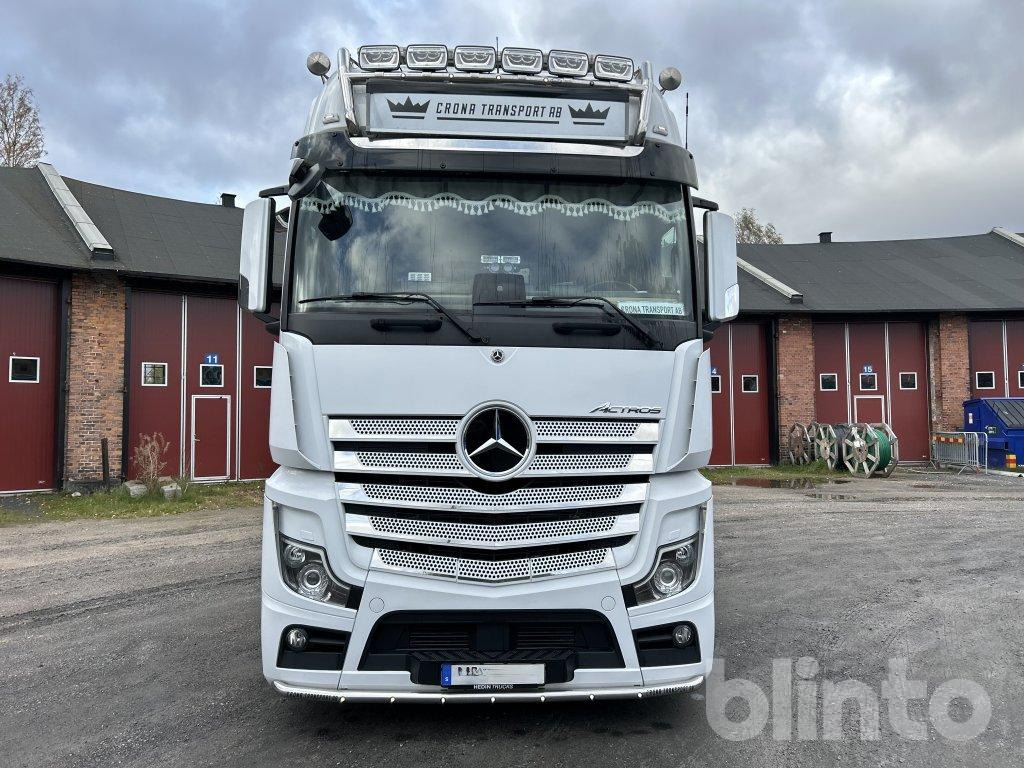 MERCEDES-BENZ - Camion ampliroll: photos 2 MERCEDES-BENZ - Camion ampliroll: photos 2