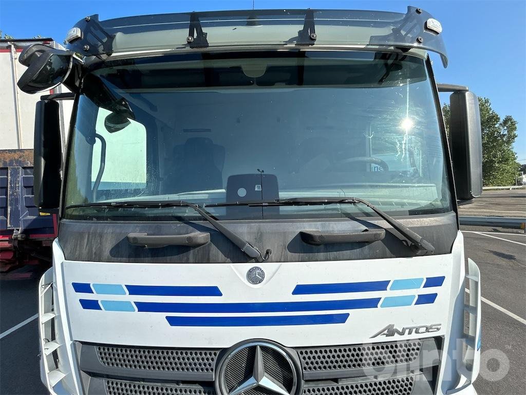 Camion fourgon MERCEDES-BENZ: photos 14