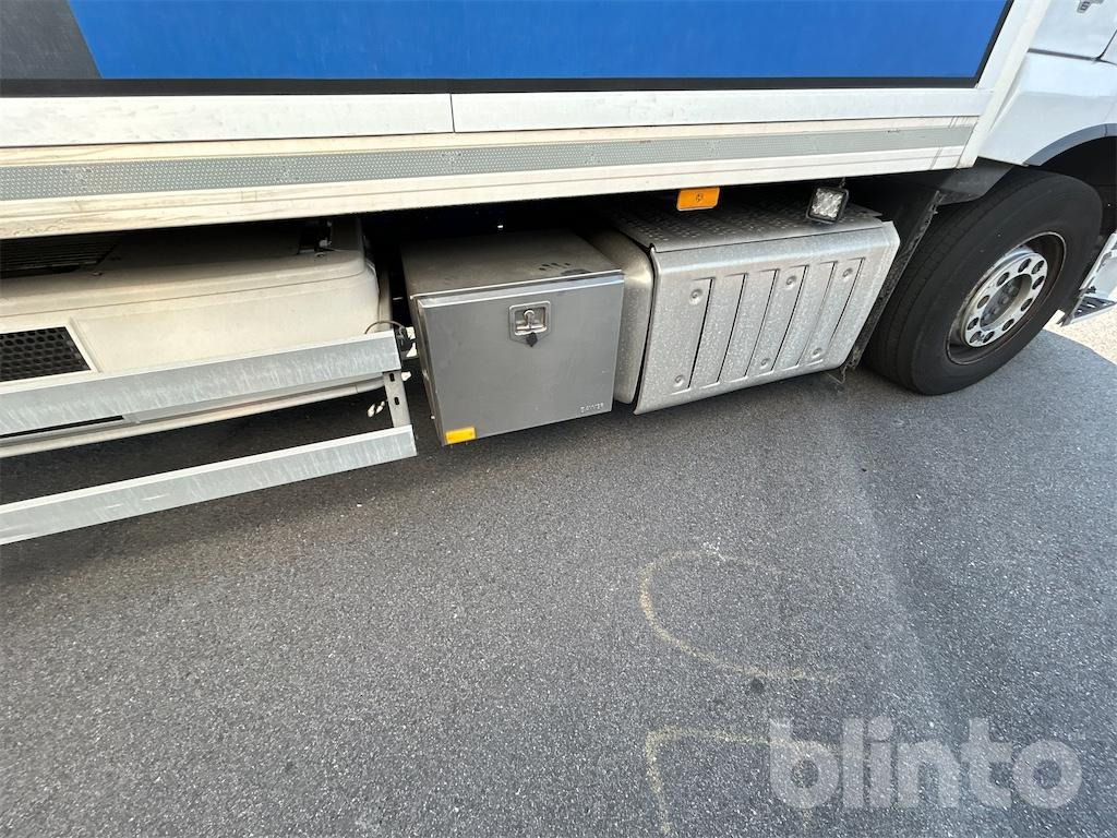 Camion fourgon MERCEDES-BENZ: photos 32