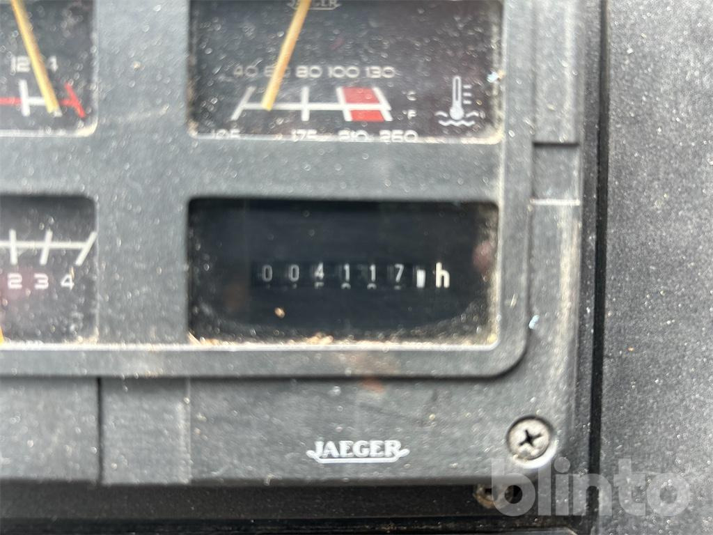 New Holland TX34 (1990) - Moissonneuse-batteuse: photos 5 New Holland TX34 (1990) - Moissonneuse-batteuse: photos 5