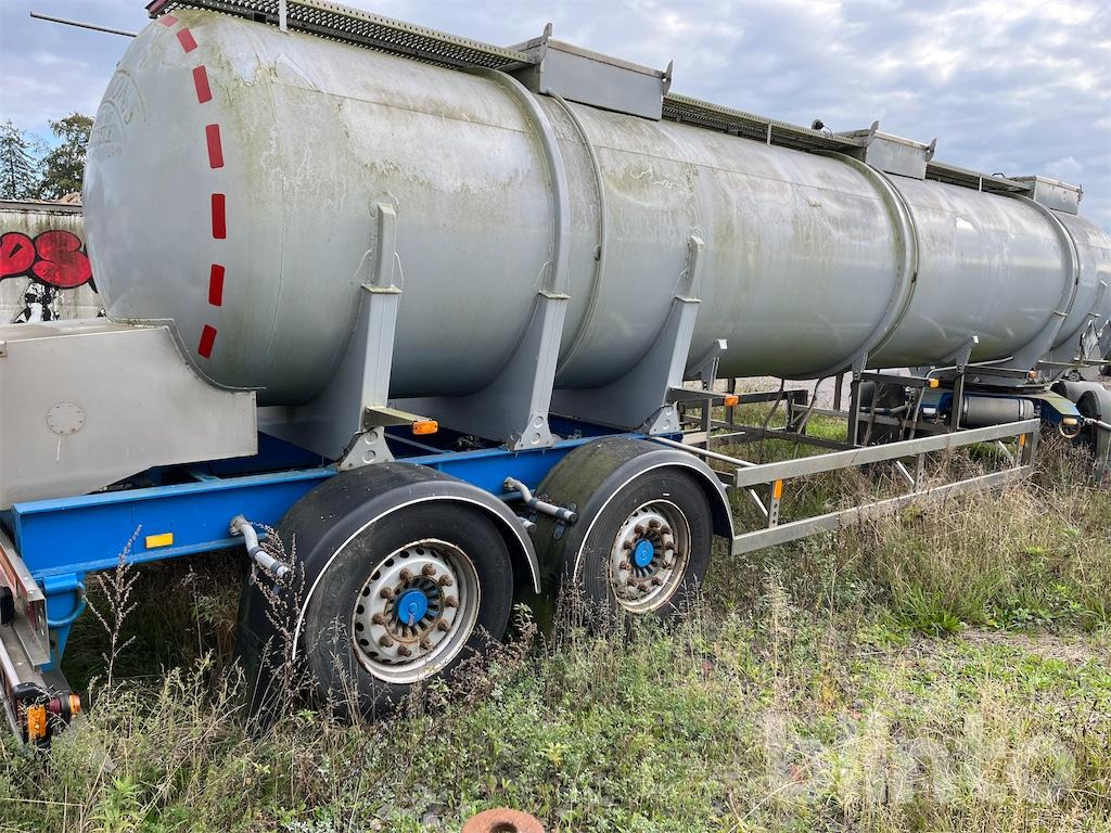 OBAS ADR 22-1 - Remorque citerne: photos 4 OBAS ADR 22-1 - Remorque citerne: photos 4