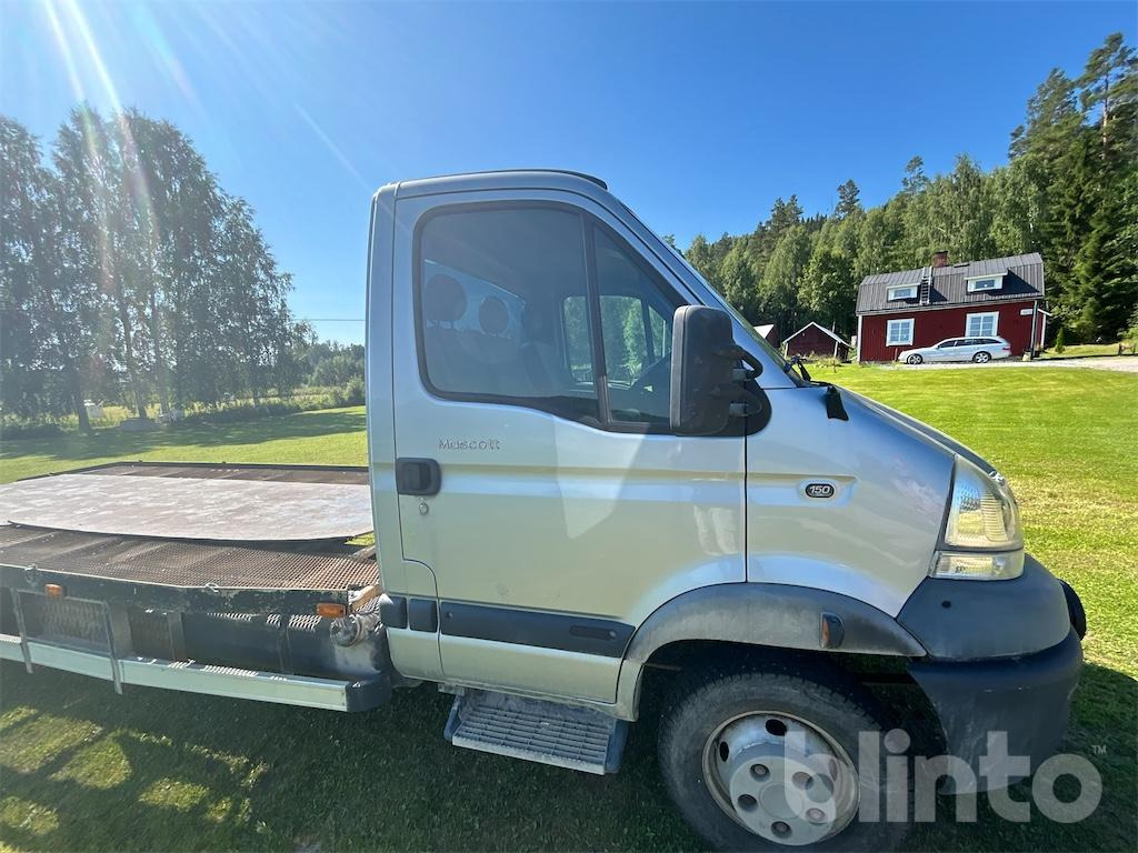 Camion porte-voitures RENAULT: photos 17