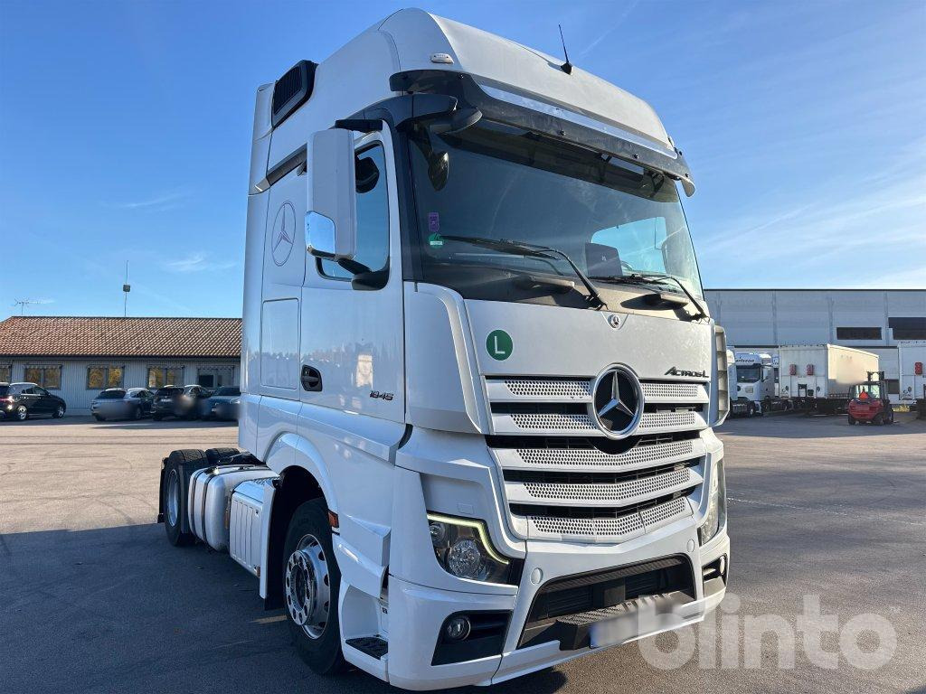MERCEDES-BENZ L 1845 - Tracteur routier: photos 3 MERCEDES-BENZ L 1845 - Tracteur routier: photos 3