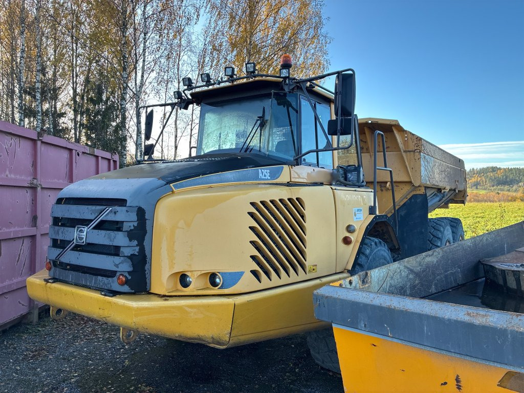 VOLVO A25E 6X6 - Tombereau articulé: photos 1 VOLVO A25E 6X6 - Tombereau articulé: photos 1