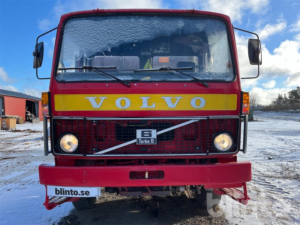 VOLVO F 613 4X2-1-V, skattebefriad - Camion porte-voitures: photos 2 VOLVO F 613 4X2-1-V, skattebefriad - Camion porte-voitures: photos 2