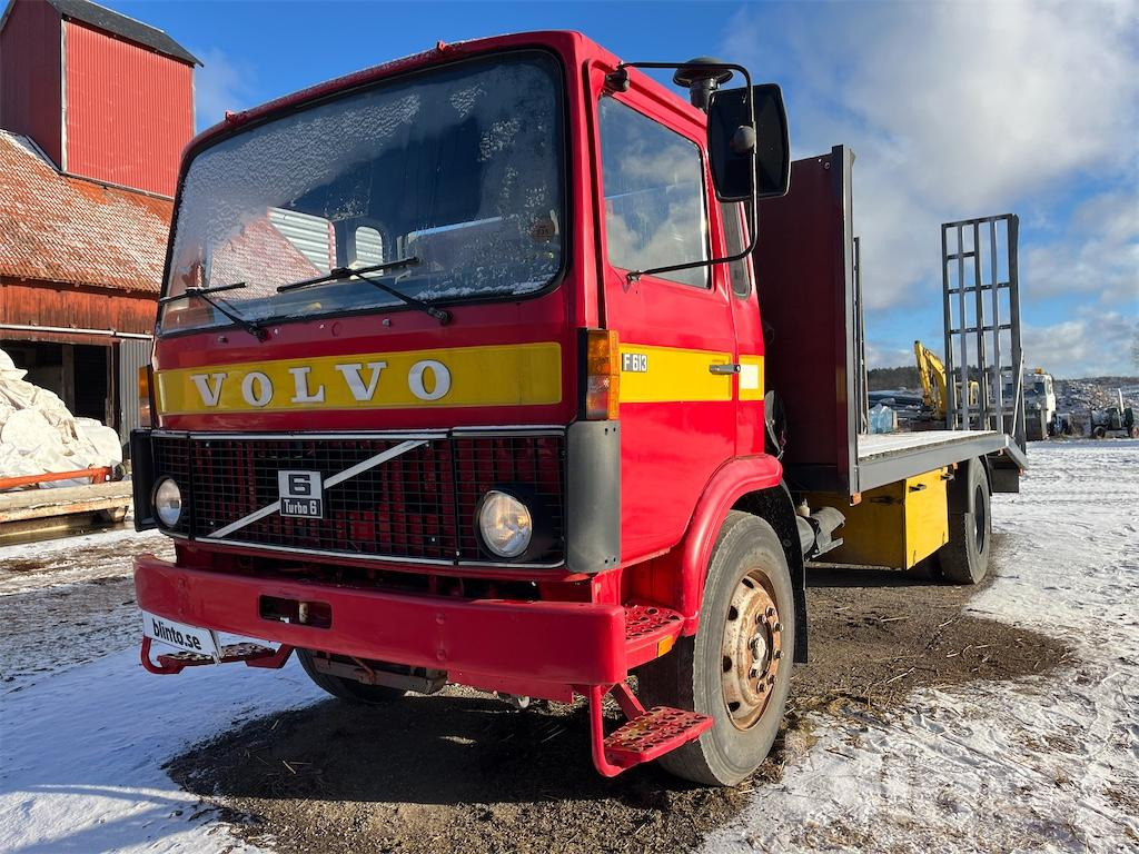 VOLVO F 613 4X2-1-V, skattebefriad - Camion porte-voitures: photos 1 VOLVO F 613 4X2-1-V, skattebefriad - Camion porte-voitures: photos 1