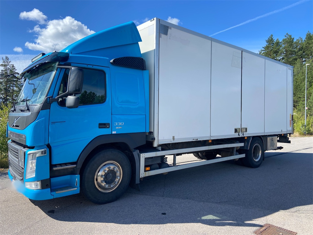 VOLVO FM 4*2 330 - Camion fourgon: photos 1 VOLVO FM 4*2 330 - Camion fourgon: photos 1