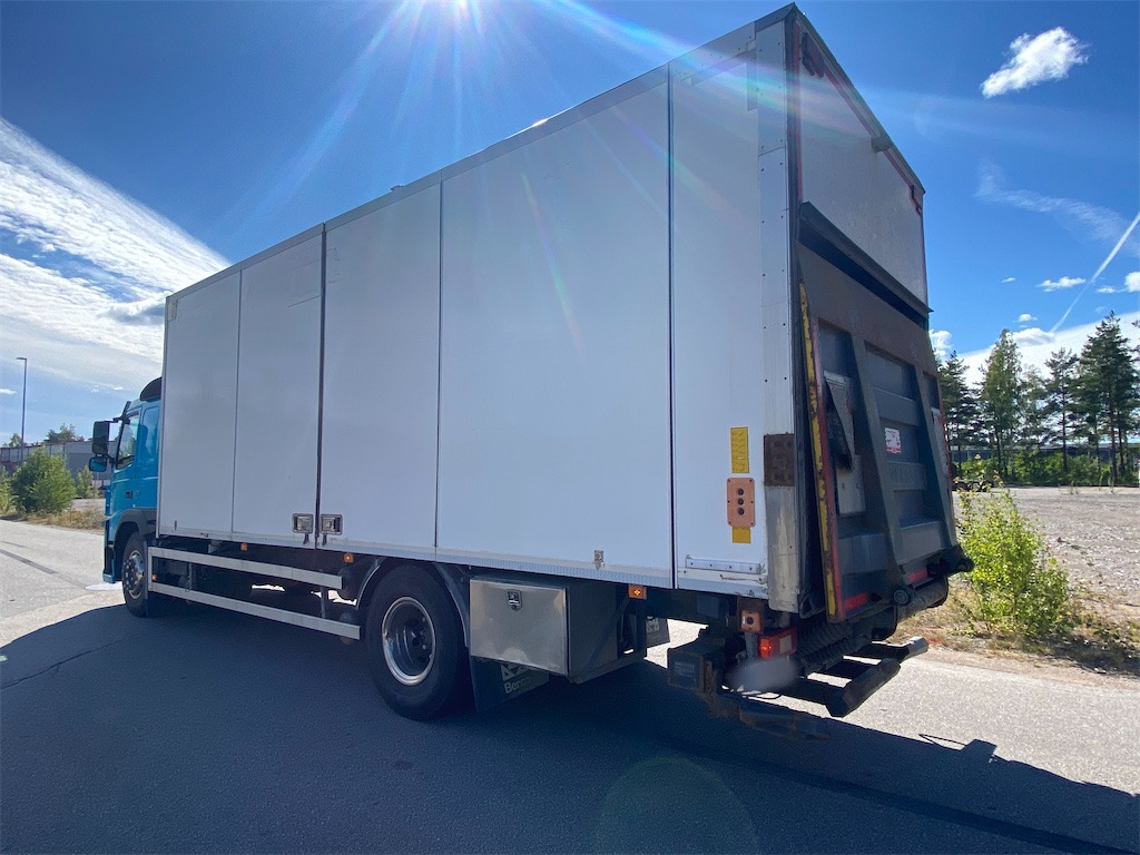 VOLVO FM 4*2 330 - Camion fourgon: photos 3 VOLVO FM 4*2 330 - Camion fourgon: photos 3