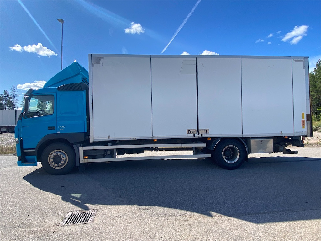 VOLVO FM 4*2 330 - Camion fourgon: photos 2 VOLVO FM 4*2 330 - Camion fourgon: photos 2