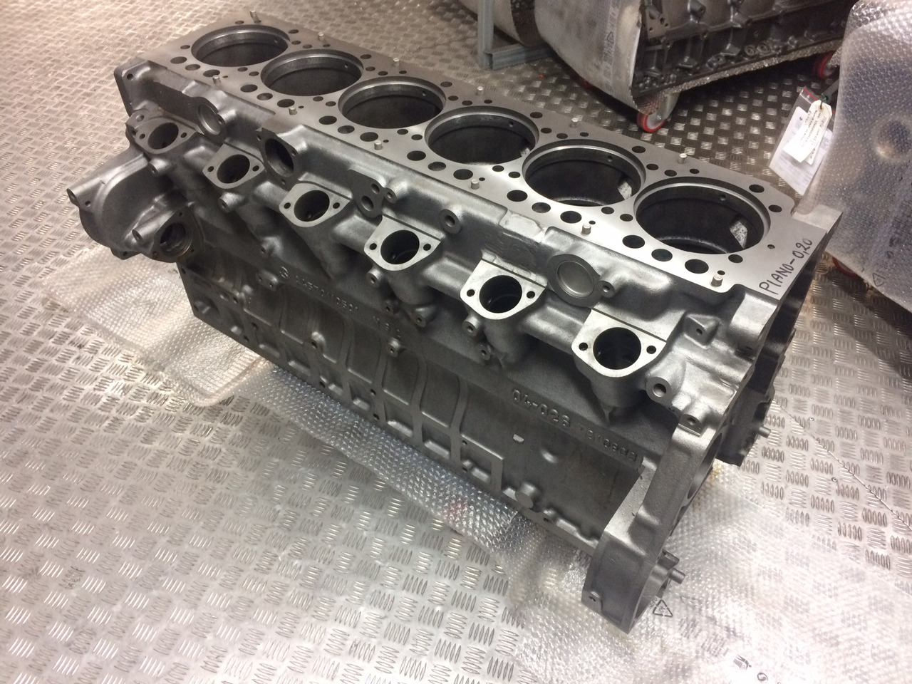 BASAMENTO MERCEDES OM457LA - Carter: photos 1 BASAMENTO MERCEDES OM457LA - Carter: photos 1