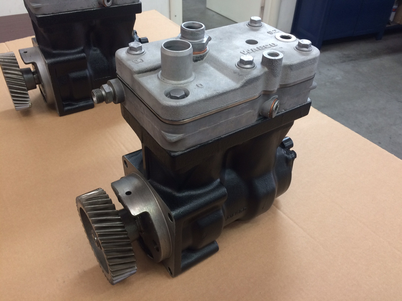 COMPRESSORE ARIA BICILINDRICO MOTORE MERCEDES OM906 - Compresseur d'air: photos 5 COMPRESSORE ARIA BICILINDRICO MOTORE MERCEDES OM906 - Compresseur d'air: photos 5