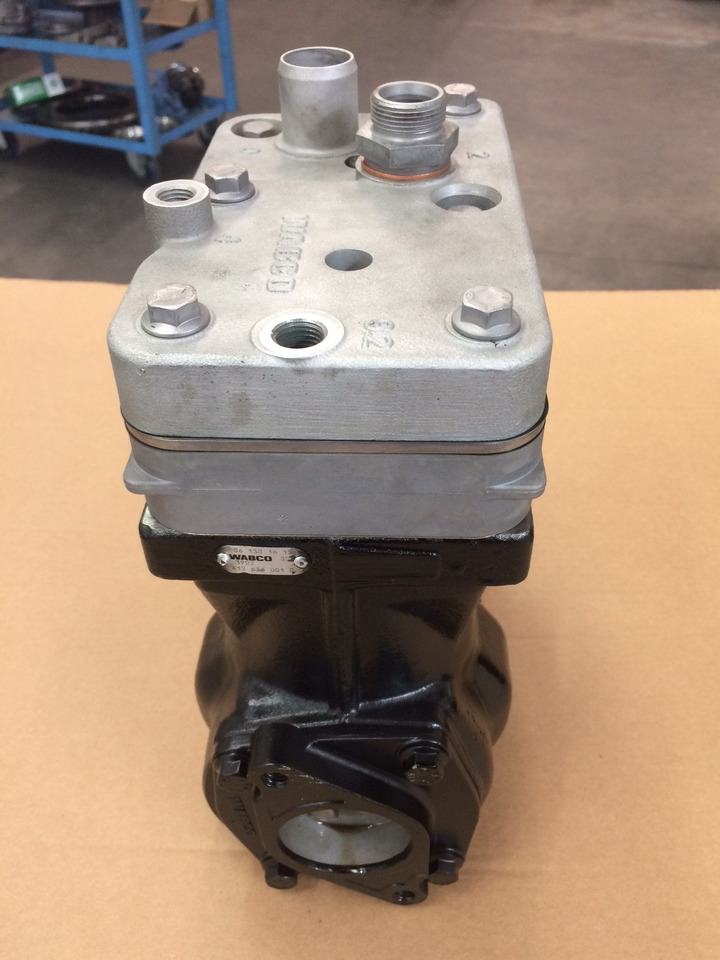 COMPRESSORE ARIA BICILINDRICO MOTORE MERCEDES OM906 - Compresseur d'air: photos 3 COMPRESSORE ARIA BICILINDRICO MOTORE MERCEDES OM906 - Compresseur d'air: photos 3