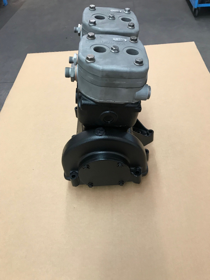 COMPRESSORE ARIA BICILINDRICO RAFFREDDATO AD ACQUA - MAN 51541007190 - Compresseur d'air: photos 4 COMPRESSORE ARIA BICILINDRICO RAFFREDDATO AD ACQUA - MAN 51541007190 - Compresseur d'air: photos 4