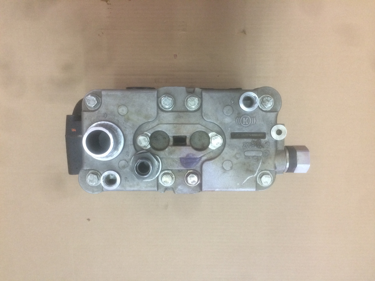 COMPRESSORE ARIA BICILINDRICO SENZA PRESA DI FORZA MAN / KNORR - Compresseur d'air: photos 5 COMPRESSORE ARIA BICILINDRICO SENZA PRESA DI FORZA MAN / KNORR - Compresseur d'air: photos 5