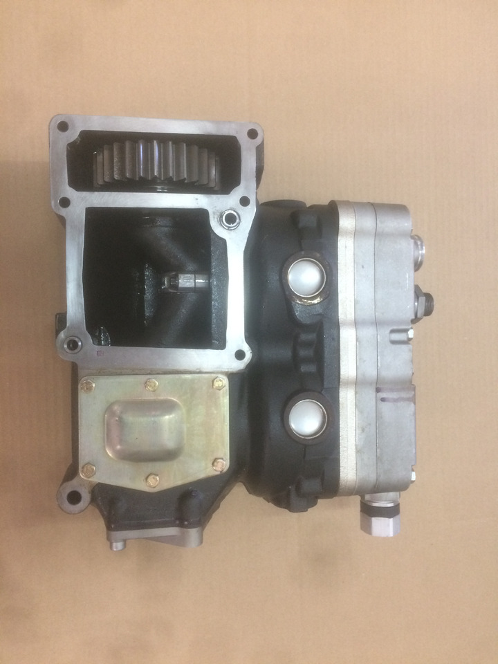 COMPRESSORE ARIA BICILINDRICO SENZA PRESA DI FORZA MAN / KNORR - Compresseur d'air: photos 1 COMPRESSORE ARIA BICILINDRICO SENZA PRESA DI FORZA MAN / KNORR - Compresseur d'air: photos 1