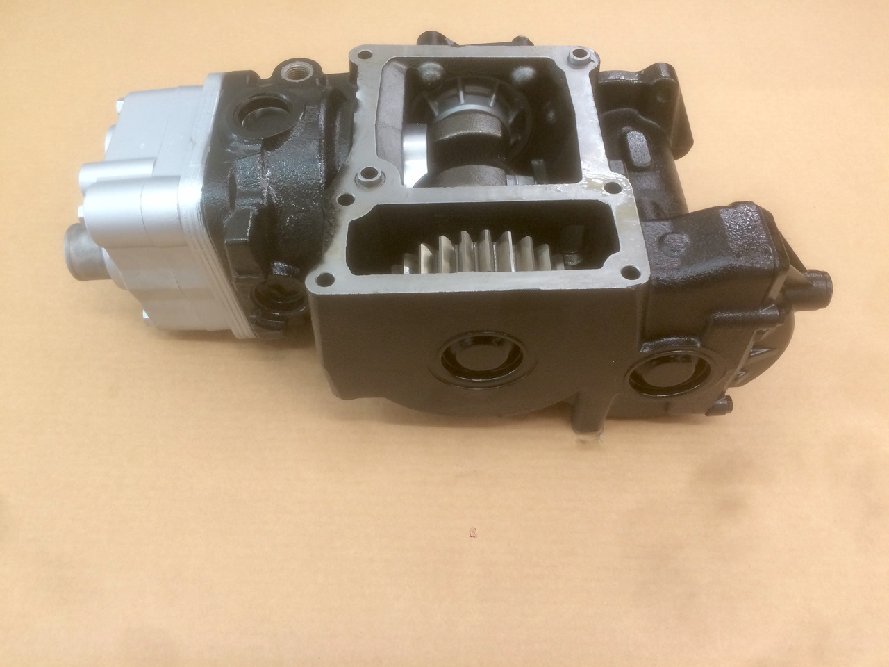 COMPRESSORE ARIA MONOCILINDRICO CON PRESA DI FORZA MAN / KNORR - Compresseur d'air: photos 2 COMPRESSORE ARIA MONOCILINDRICO CON PRESA DI FORZA MAN / KNORR - Compresseur d'air: photos 2