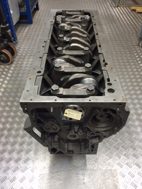 KIT BASAMENTO + ALBERO MOTORE MAN D2676 - Carter pour Camion: photos 1 KIT BASAMENTO + ALBERO MOTORE MAN D2676 - Carter pour Camion: photos 1