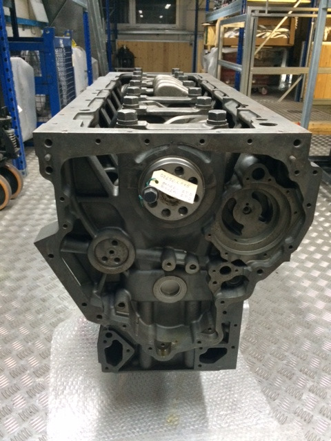 KIT BASAMENTO + ALBERO MOTORE MAN D2676 - Carter pour Camion: photos 2 KIT BASAMENTO + ALBERO MOTORE MAN D2676 - Carter pour Camion: photos 2