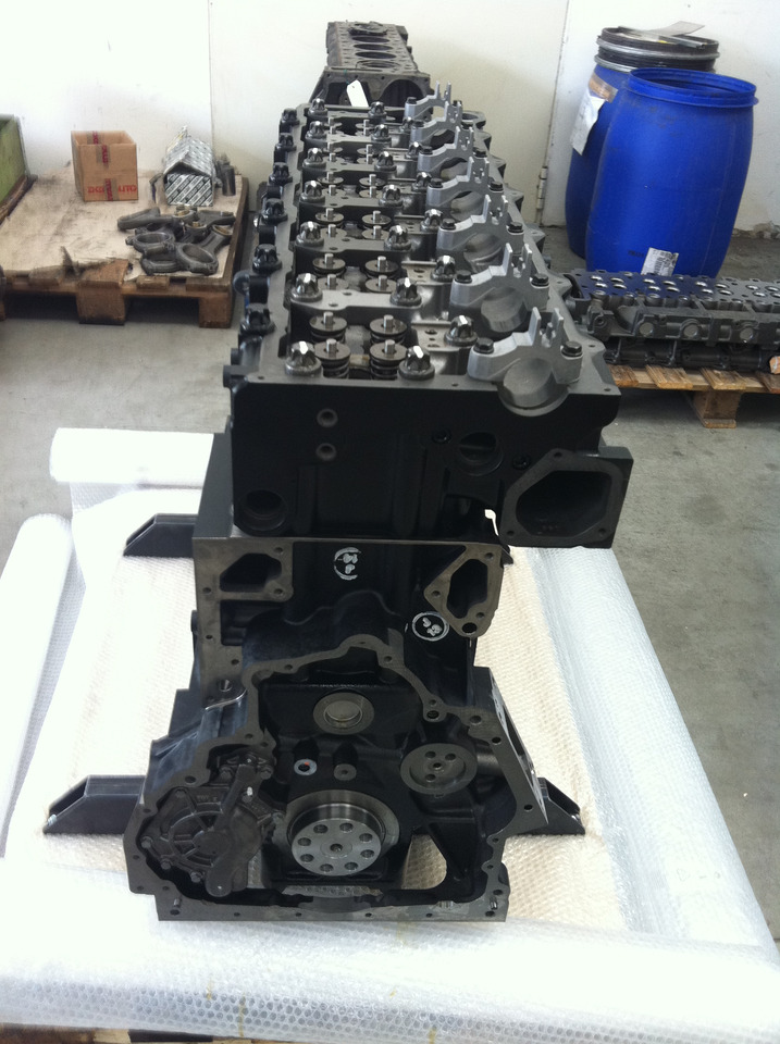 MOTORE MAN D2066LOH28 - Moteur: photos 2 MOTORE MAN D2066LOH28 - Moteur: photos 2