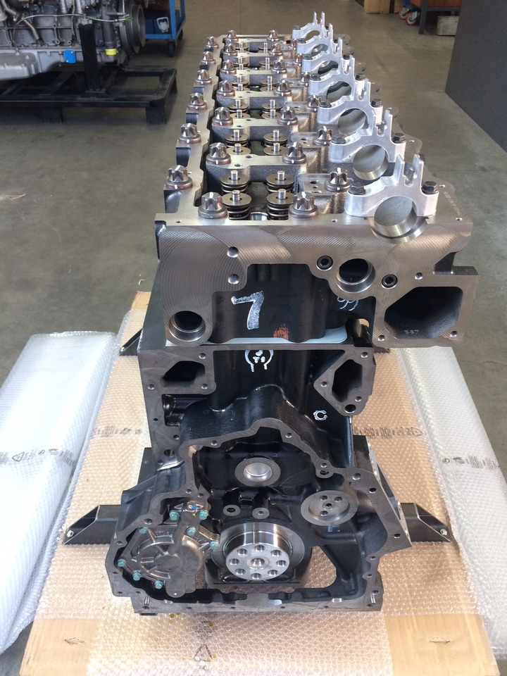 MOTORE MAN D2676LF52 - 460CV - Euro6c - Moteur: photos 2 MOTORE MAN D2676LF52 - 460CV - Euro6c - Moteur: photos 2