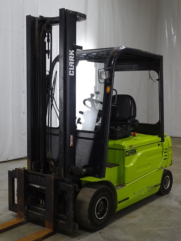 Clark GEX30 - Chariot élévateur électrique: photos 1 Clark GEX30 - Chariot élévateur électrique: photos 1