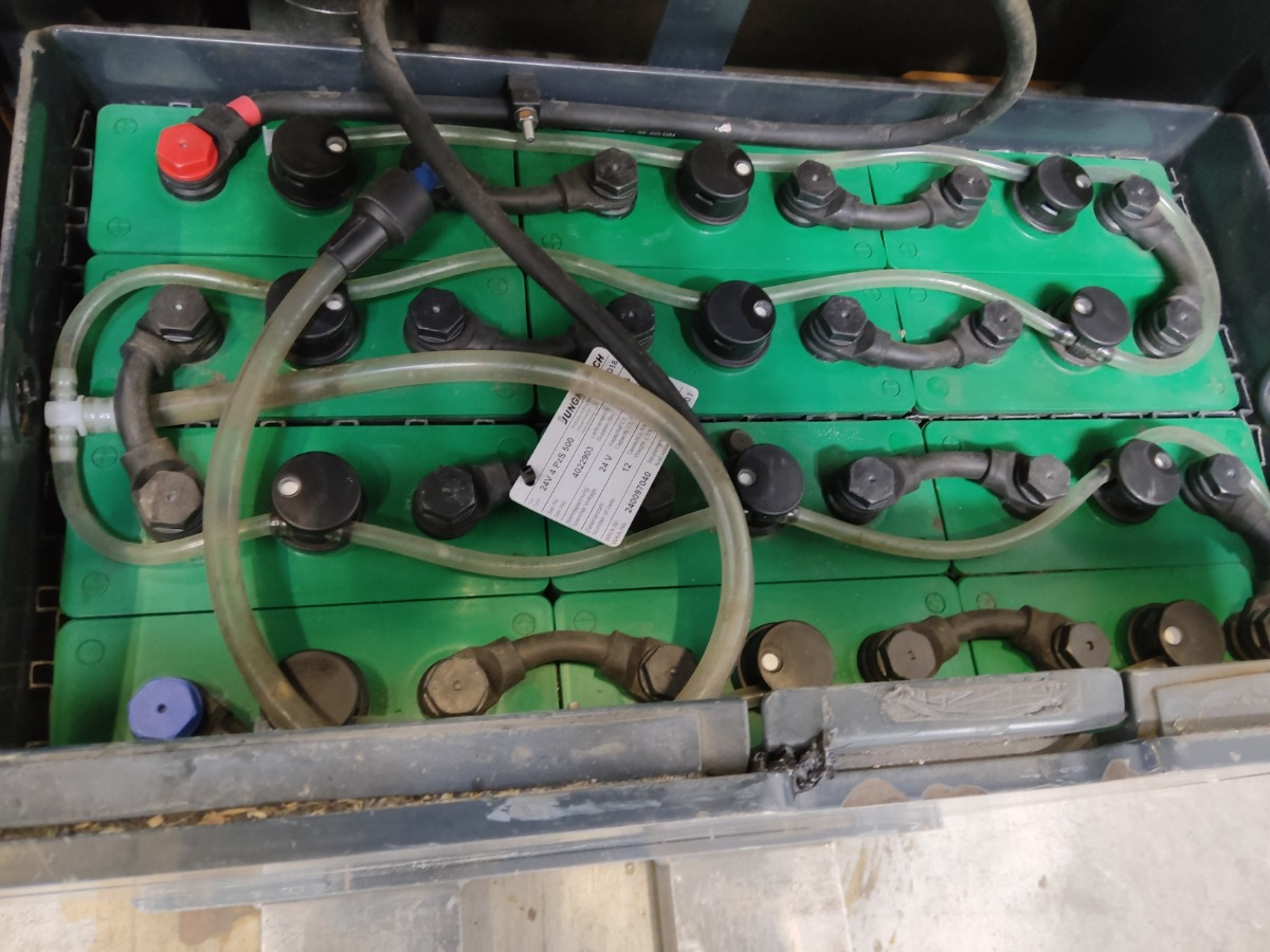 Jungheinrich ESE120/1950MM - Transpalette: photos 4 Jungheinrich ESE120/1950MM - Transpalette: photos 4