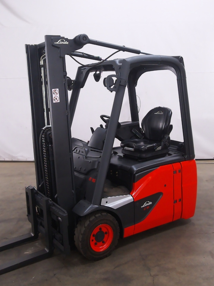 Chariot élévateur électrique Linde E16C-02