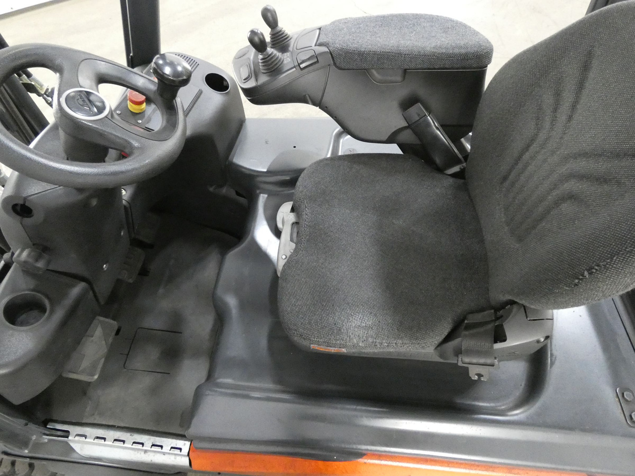 Linde E18-02EX - Chariot élévateur électrique: photos 3 Linde E18-02EX - Chariot élévateur électrique: photos 3