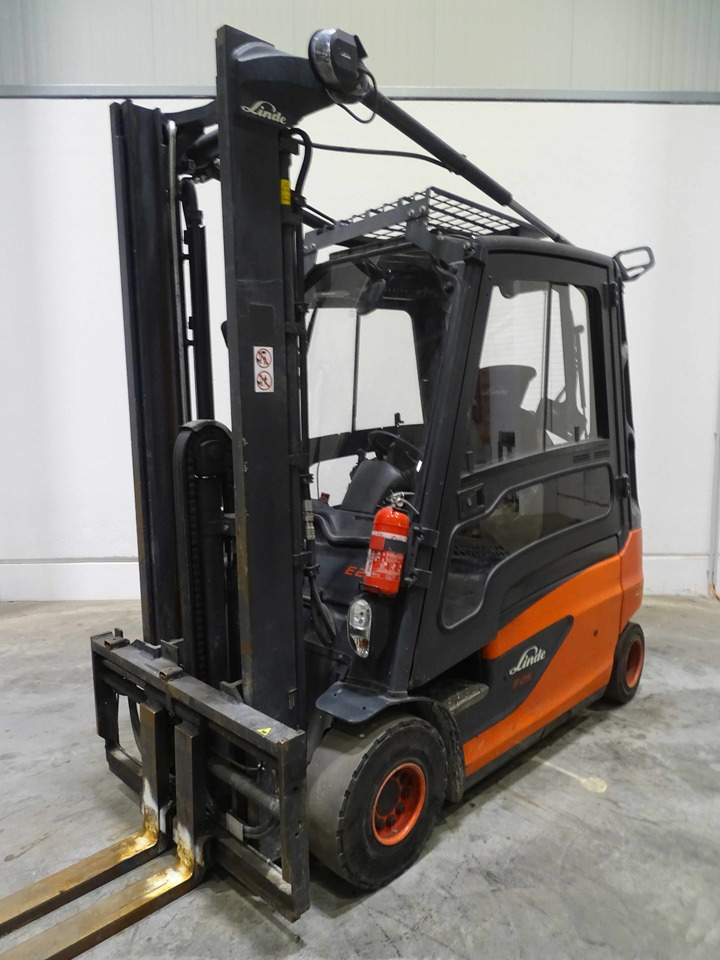 Linde E25L-01 - Chariot élévateur électrique: photos 1 Linde E25L-01 - Chariot élévateur électrique: photos 1