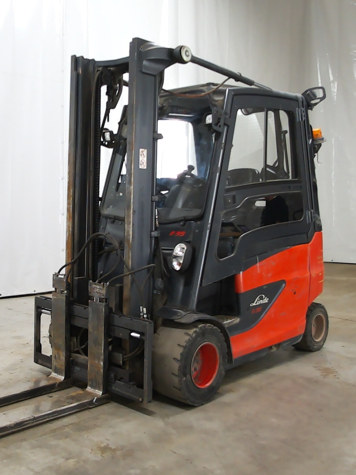 Linde E35 - Chariot élévateur électrique: photos 1 Linde E35 - Chariot élévateur électrique: photos 1