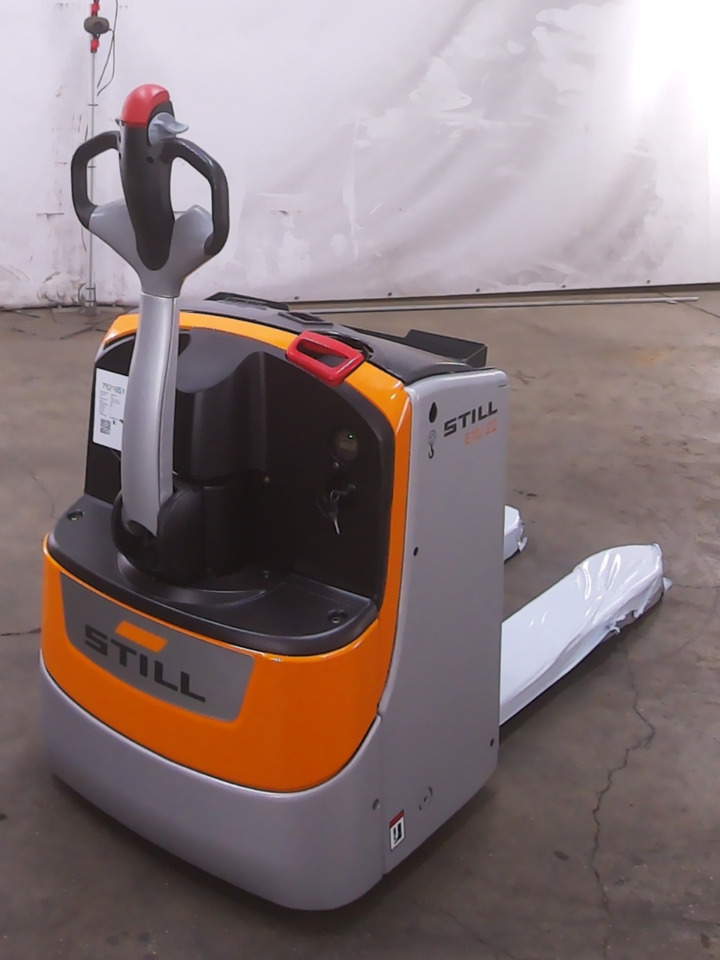 Still EXU22/BATT.NEU - Transpalette: photos 2 Still EXU22/BATT.NEU - Transpalette: photos 2