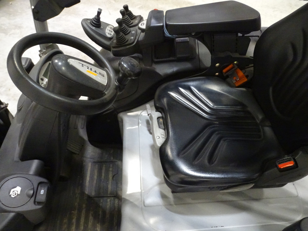 Still RX60-25L - Chariot élévateur électrique: photos 3 Still RX60-25L - Chariot élévateur électrique: photos 3