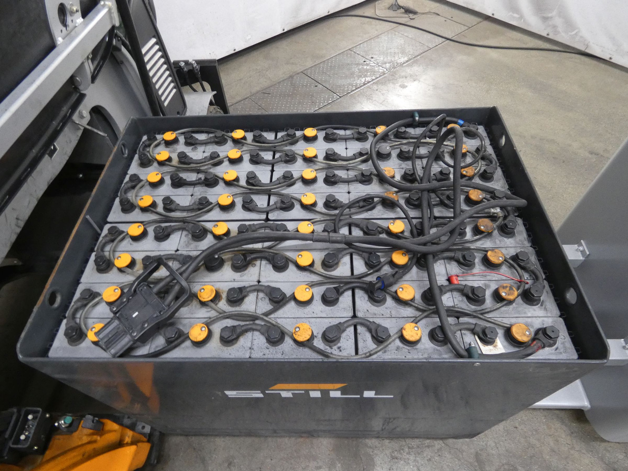 Still RX60-30 - Chariot élévateur électrique: photos 4 Still RX60-30 - Chariot élévateur électrique: photos 4