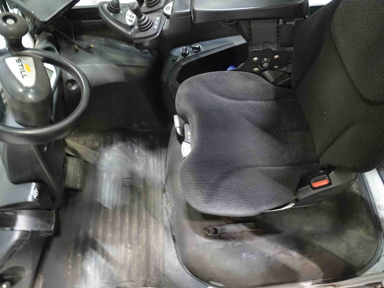 Still RX70-80/900 - Chariot élévateur diesel: photos 3 Still RX70-80/900 - Chariot élévateur diesel: photos 3